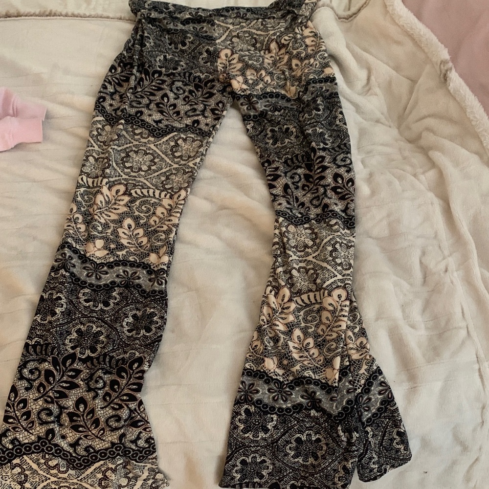 Floral Patterned Black and Cream Leggings